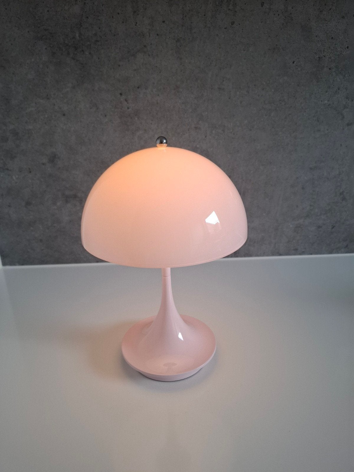 lampje Panthella Louis Poulsen, Rose, Enlèvement, Comme neuf