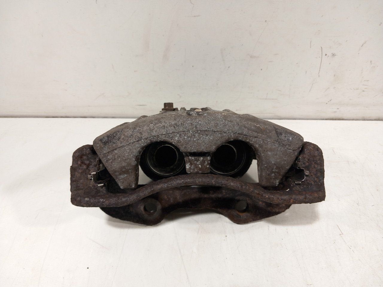 Remklauw links achter Chevrolet Avalanche, Auto-onderdelen, Onderdelen@venauto.nl, Van der Ven Autorecycling B.V., Gebruikt, Ettenseweg 76, 4706 PB Roosendaal, The Netherlands