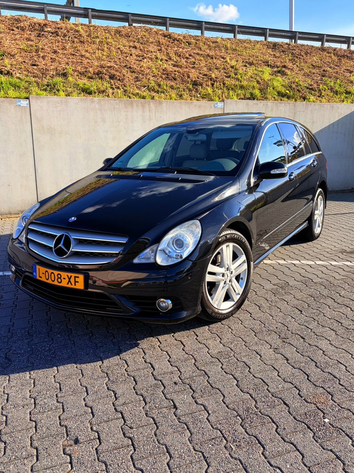 Mercedez-benz R klasse 350 V6 4 matic Youngtimer, Auto's, Automaat, Beige, 2080 kg, Zwart