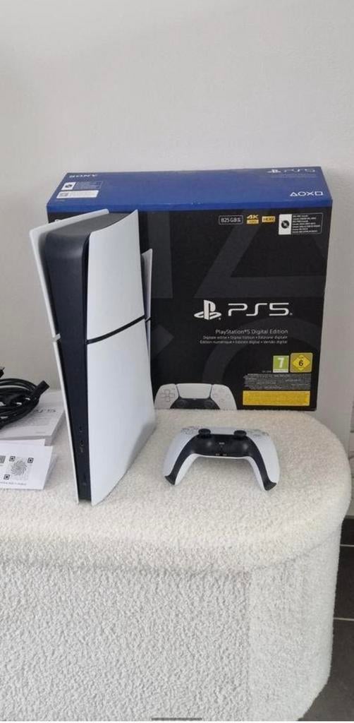 Playstation 5 slim GARANTIE + 2 manettes, Ophalen, Zo goed als nieuw, Playstation 5