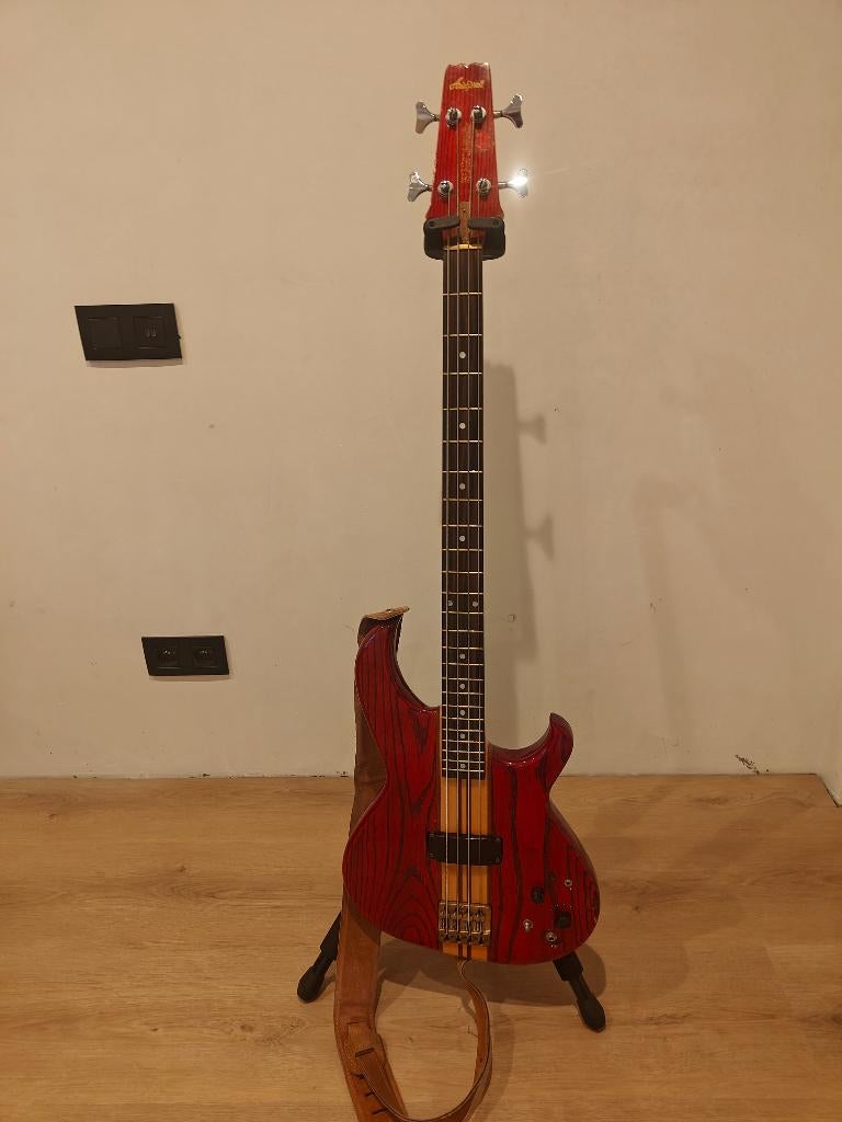 Basgitaar Aria 5B 1000, Musique & Instruments, Instruments à corde | Guitares | Basses, Enlèvement, Électrique