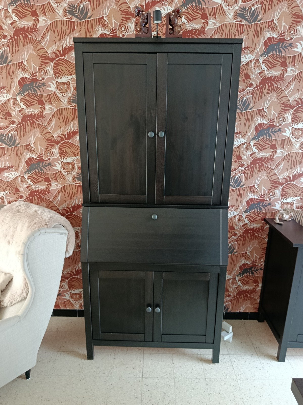 hemnes secretares met boven stuk en verlichting, Huis en Inrichting, Ophalen, Zo goed als nieuw, Tijdloos