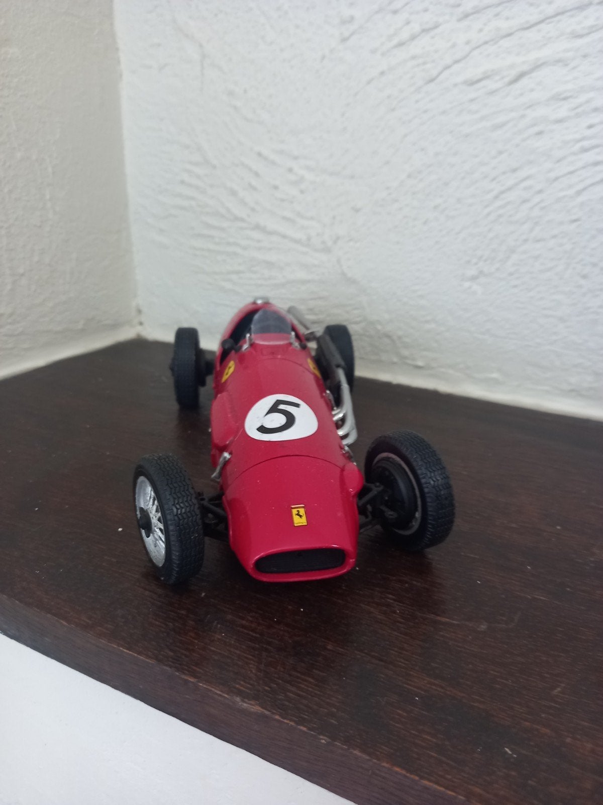 Ferrari de courses à l'échelle 1/18 ,manque le rétro, Gebruikt