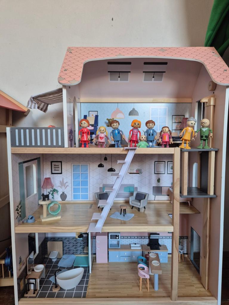Maison poupée, Enlèvement