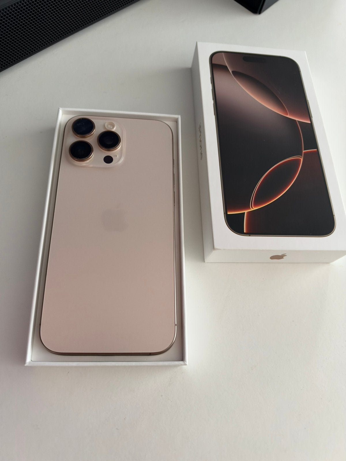 Iphone 16 Pro Max Desert Titanium, Télécoms, 256 GB, Or, IPhone 16 Pro Max, Comme neuf