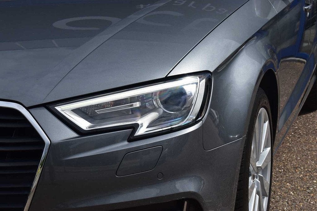 Audi A3 Sedan TFSI S tronic Xenon Navi Camera (bj 2017), Auto's, 4 deurs, https://public.car-pass.be/vhr/65680cc5-36cc-4549-8ce6-ff10aa5ce038