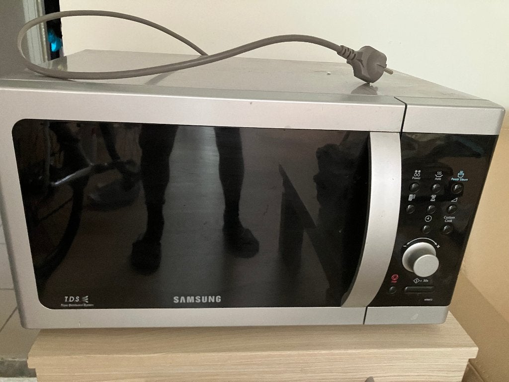 four à micro-ondes/micro-ondes, Enlèvement, Utilisé, 45 à 60 cm, Micro-ondes