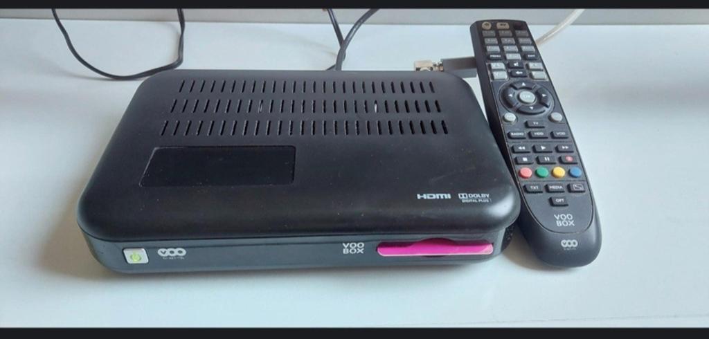Voobox + télécommande + alimentation câble hdmi et coaxial, Enlèvement ou Envoi