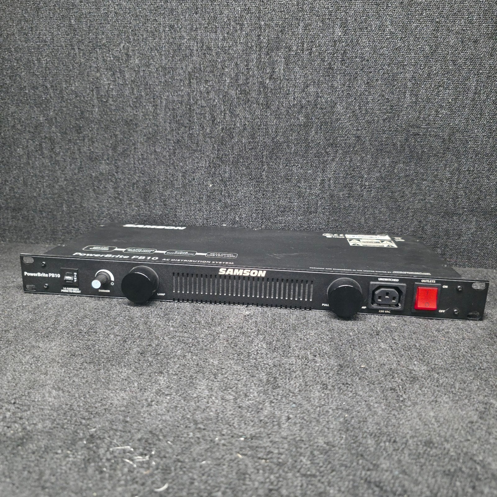 SAMSON  stroomblok / racklight   19 inch



SAMSON POWERBRIT, Ophalen of Verzenden