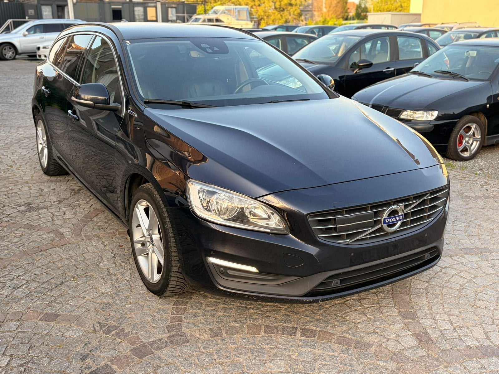 VOLVO V60 2.0 diesel hybride, Autos, Achat, Entreprise, Hybride Électrique/Diesel, 5 portes