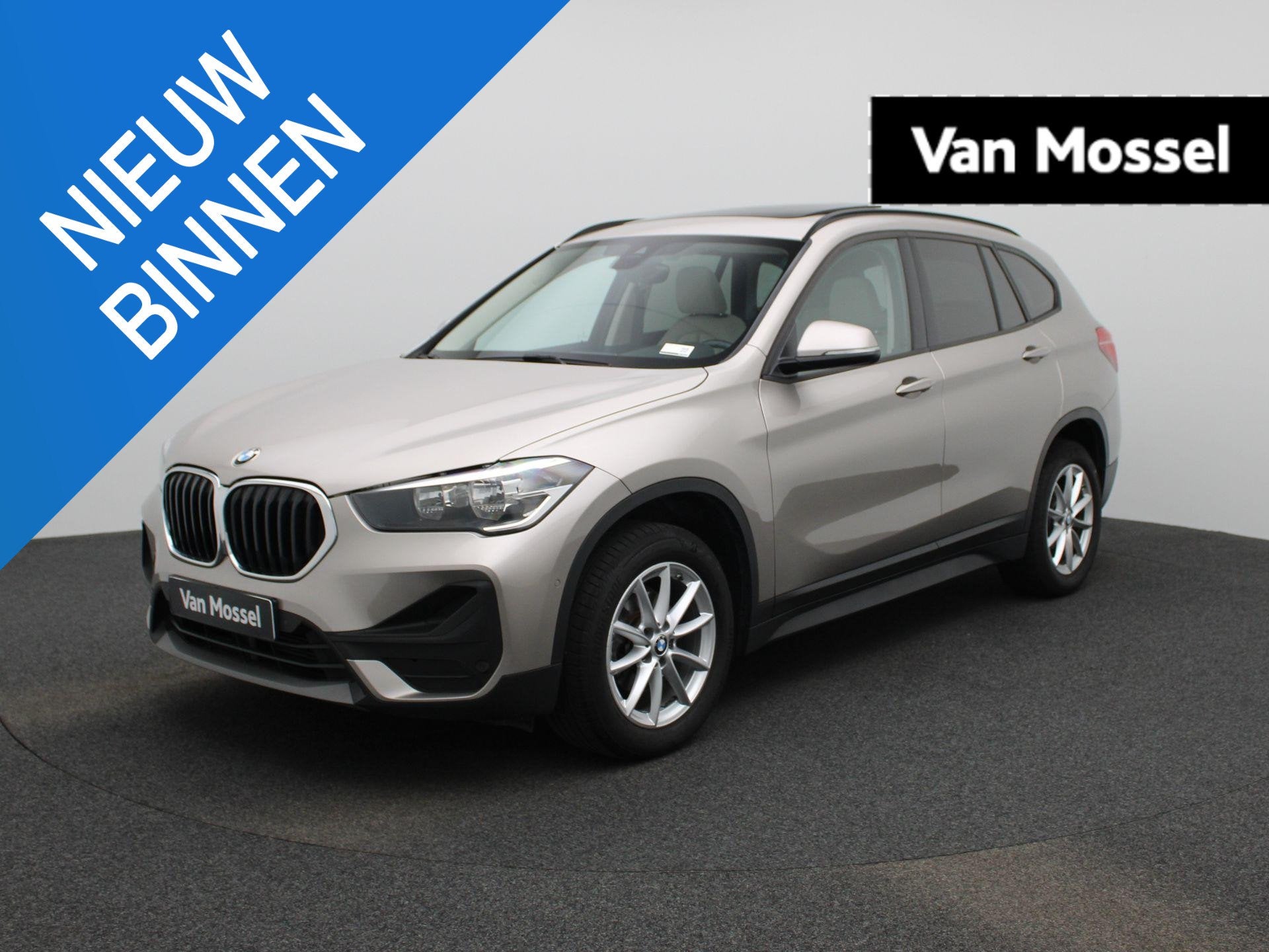 BMW X1 sDrive16dA (85 kW) LEDER + zetelverwarming | Electric, Auto's, BMW, Stof, 116 pk, 3 cilinders, Te koop