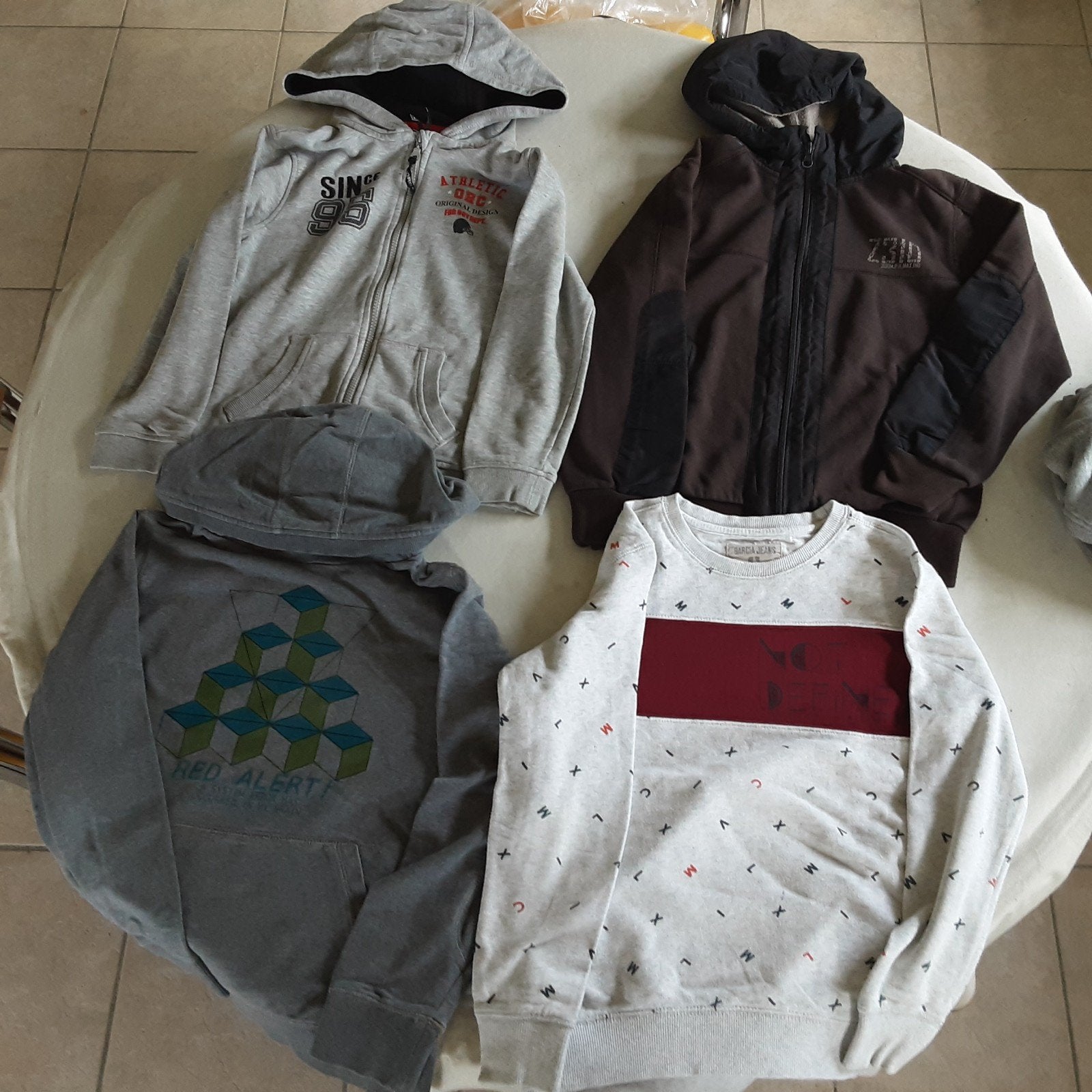 6 sweaters maat 140
Waarvan 2 met rits
Laatste foto van Rive, Ophalen of Verzenden