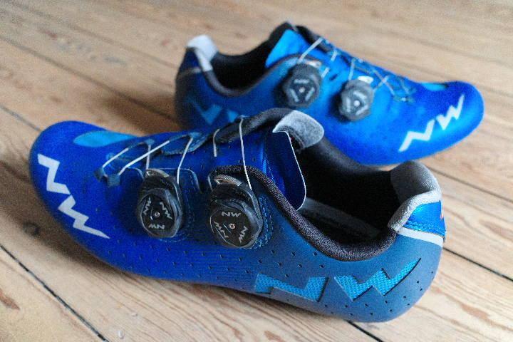 Chaussures de cyclisme Northwave Revolution femme 42 carbone, Vélos & Vélomoteurs, Enlèvement ou Envoi, Femmes, Autres tailles