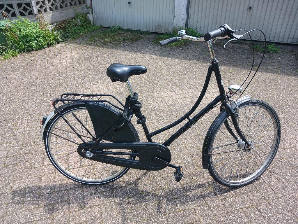 fiets - kleine dames / grote meisjes, Fietsen en Brommers, Fietsen | Dames | Damesfietsen, Terugtraprem, Gebruikt, Versnellingen