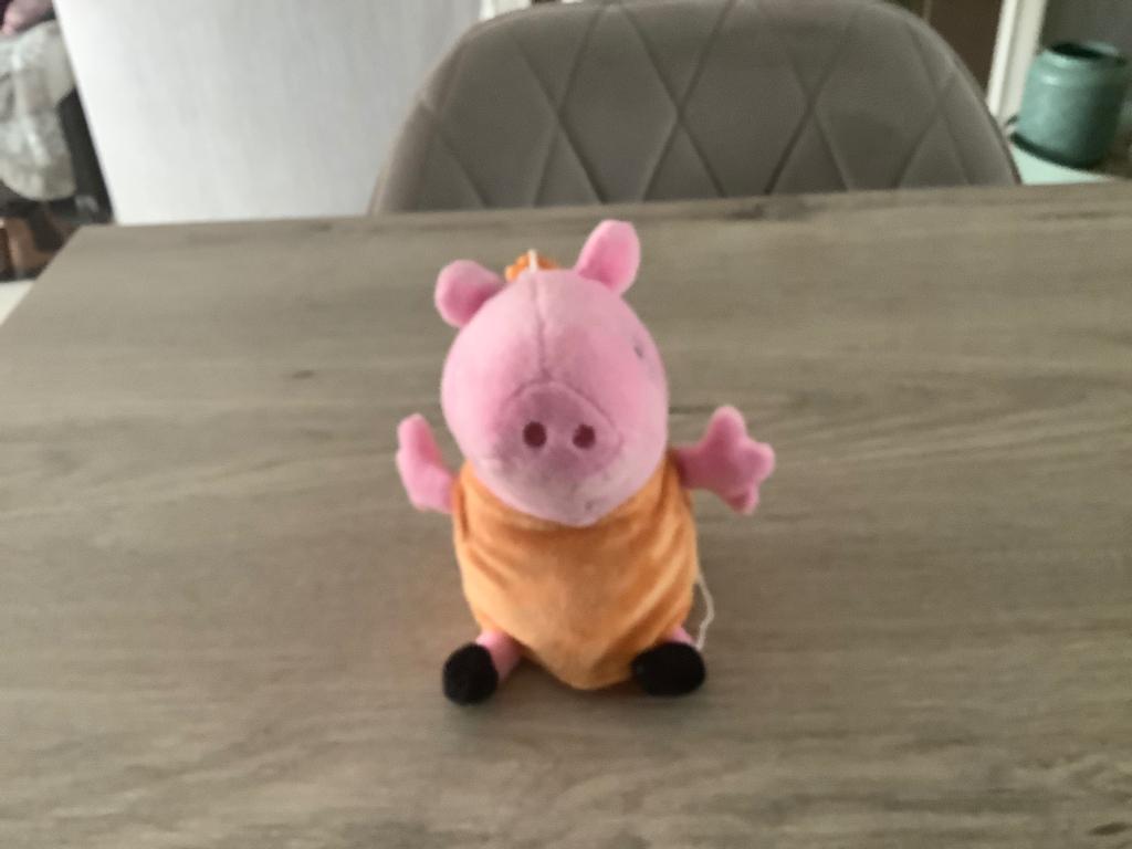Personnage en peluche Peppa Pig (15 cm), Enlèvement ou Envoi, Autres marques, Comme neuf, Peppa Pig