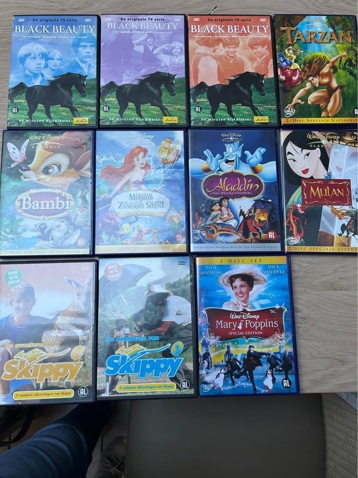Disney Films , Bambi , Black Beauty, Skippy ... 11 stuks, Cd's en Dvd's, Ophalen
