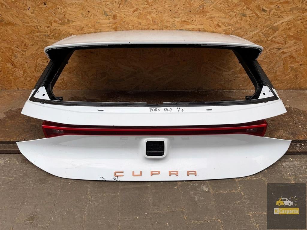 Cupra Born tailgate, Autovia A-2, Km 585 585
08760  Martorell, ES, SEAT S.A., Utilisé, Customercare@seat.es