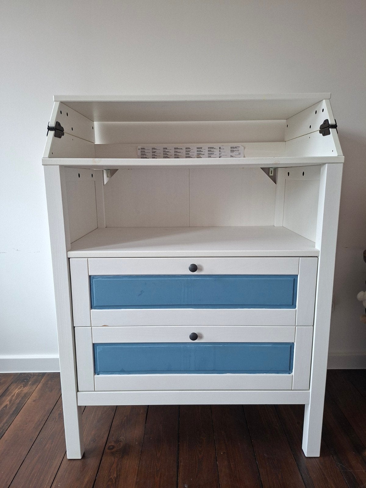 Commode Table a Langer Sundvik Ikea, Enfants & Bébés, Enlèvement, Commode