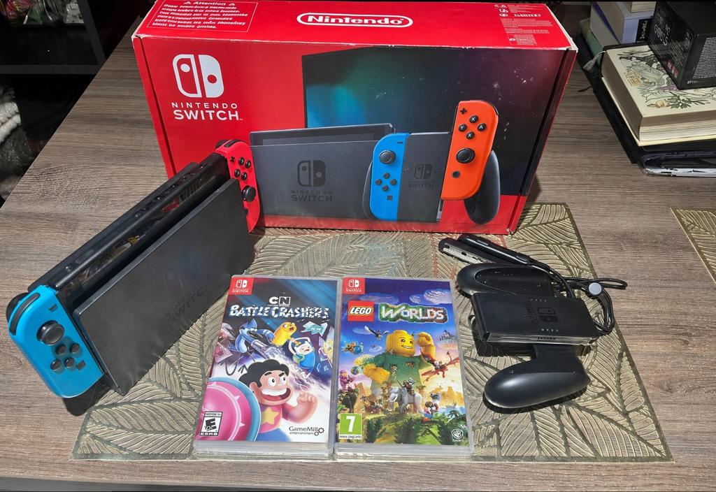 Nintendo Switch + 2 jeux, Switch 2019 Upgrade, Enlèvement ou Envoi, Avec 1 manette, Comme neuf