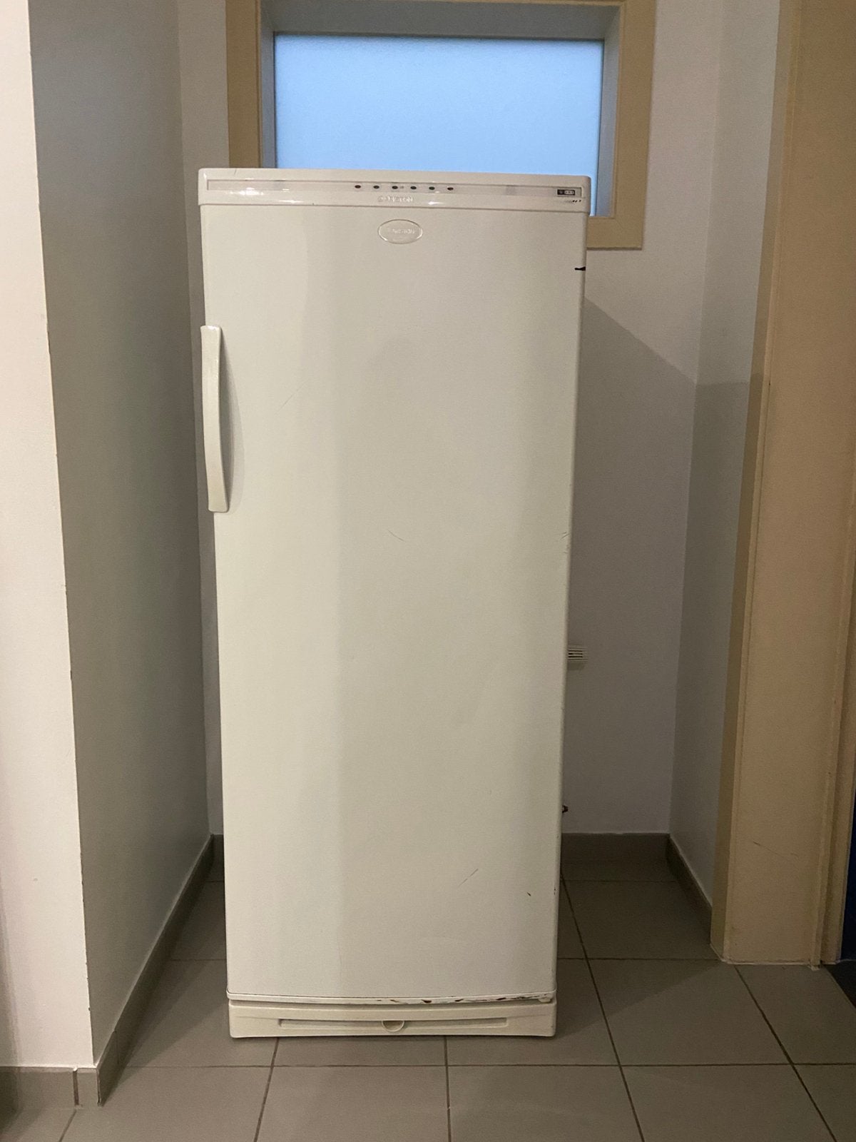Congélateur Ariston Aclass blanc, Electroménager, Réfrigérateurs & Frigos, Avec compartiment congélateur, Utilisé, 45 à 60 cm
