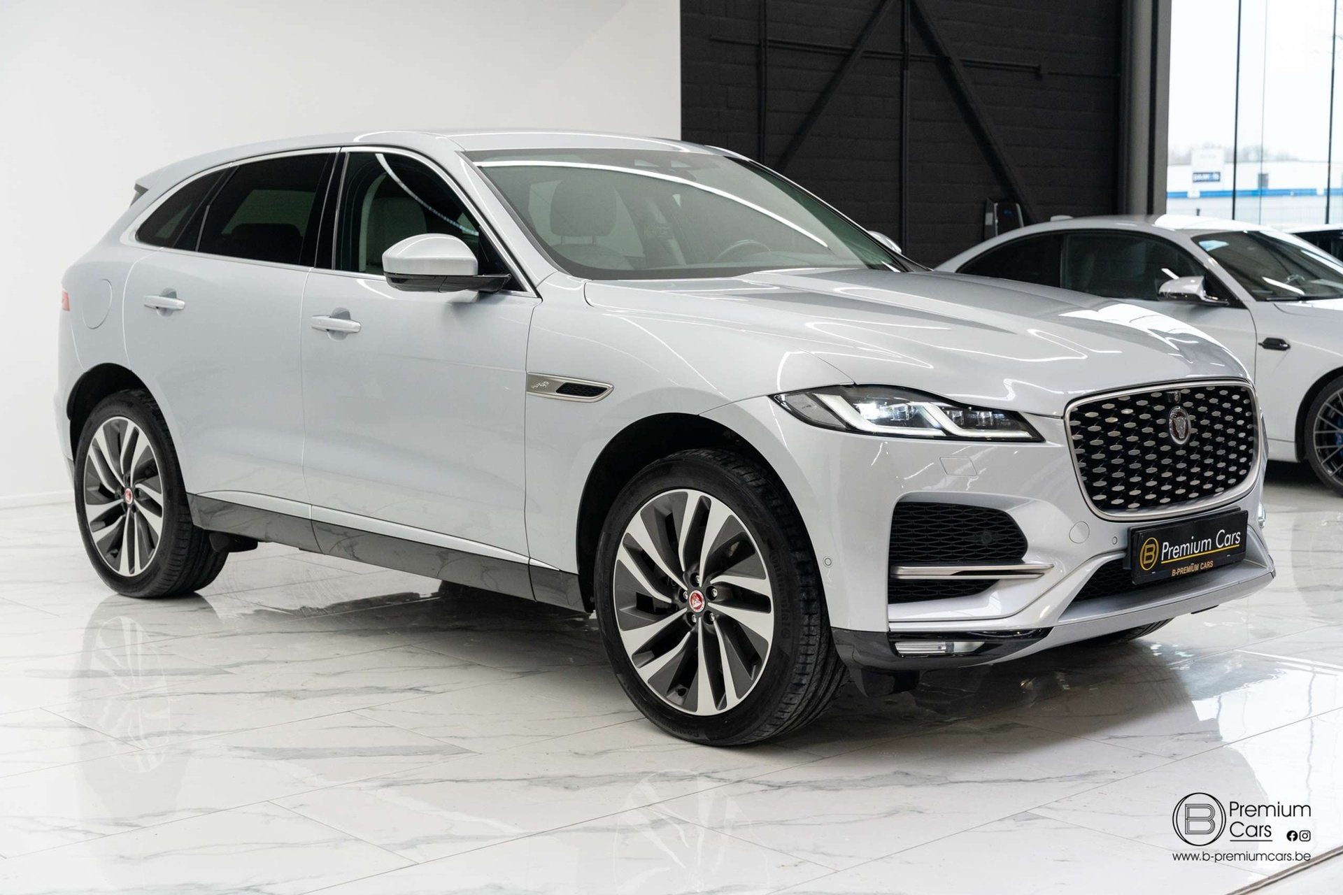 Jaguar F-Pace AWD P400e! Luxury line! Ultra full options! AC, Autos, Jaguar, Argent ou Gris, Achat, Phares entièrement LED, Euro 6