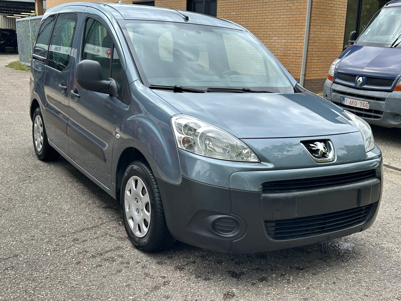 Peugeot Partner 1.6 Benzine, Auto's, 4 cilinders, https://public.car-pass.be/vhr/09f6439f-0c51-4614-bc24-192f260db19c, Blauw, Particulier