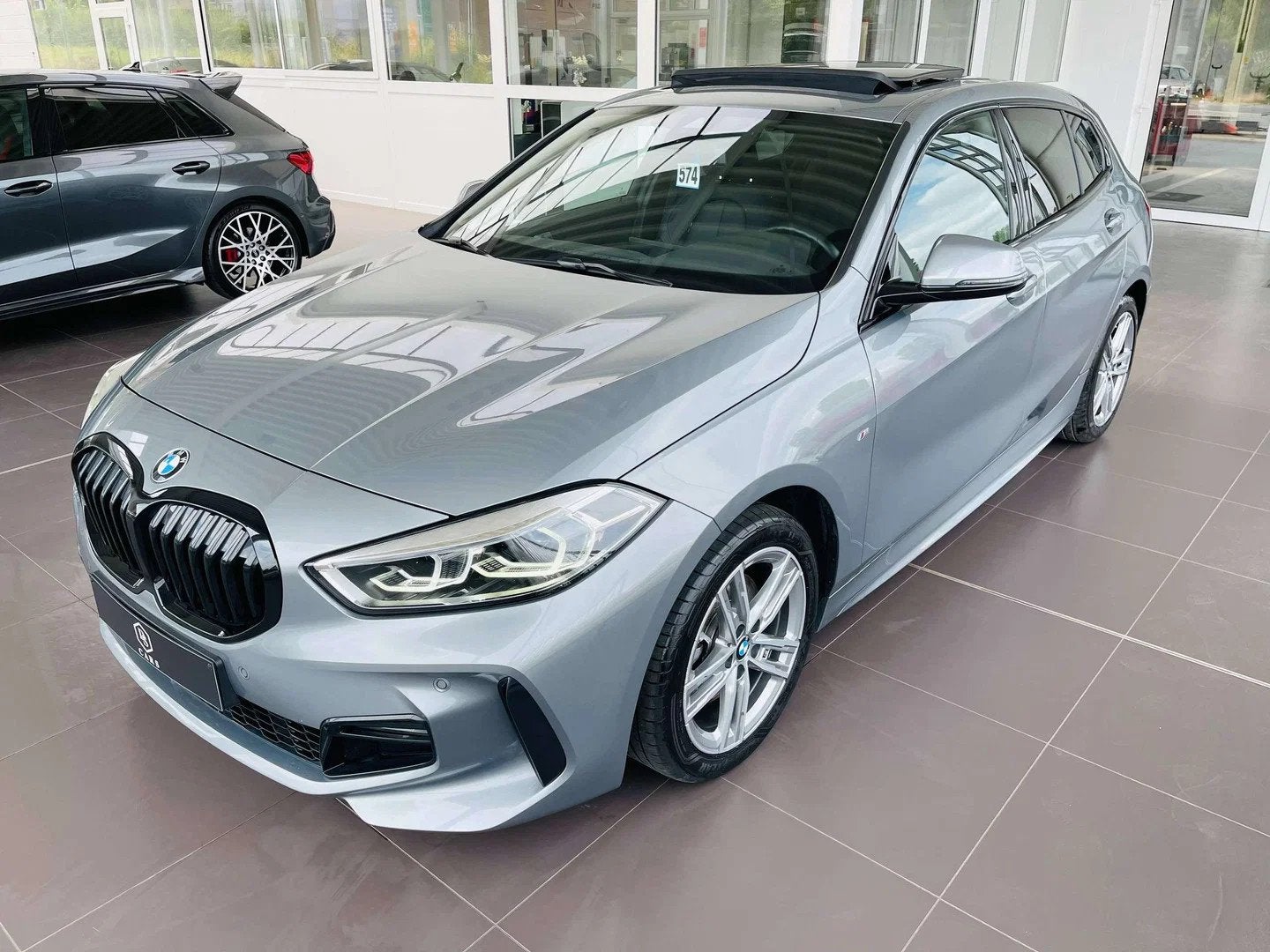 BMW 1 Serie 118 iA * GARANTIE + PACK M + TOIT PANO + LED + G, Argent ou Gris, Achat, Entreprise, 5 portes