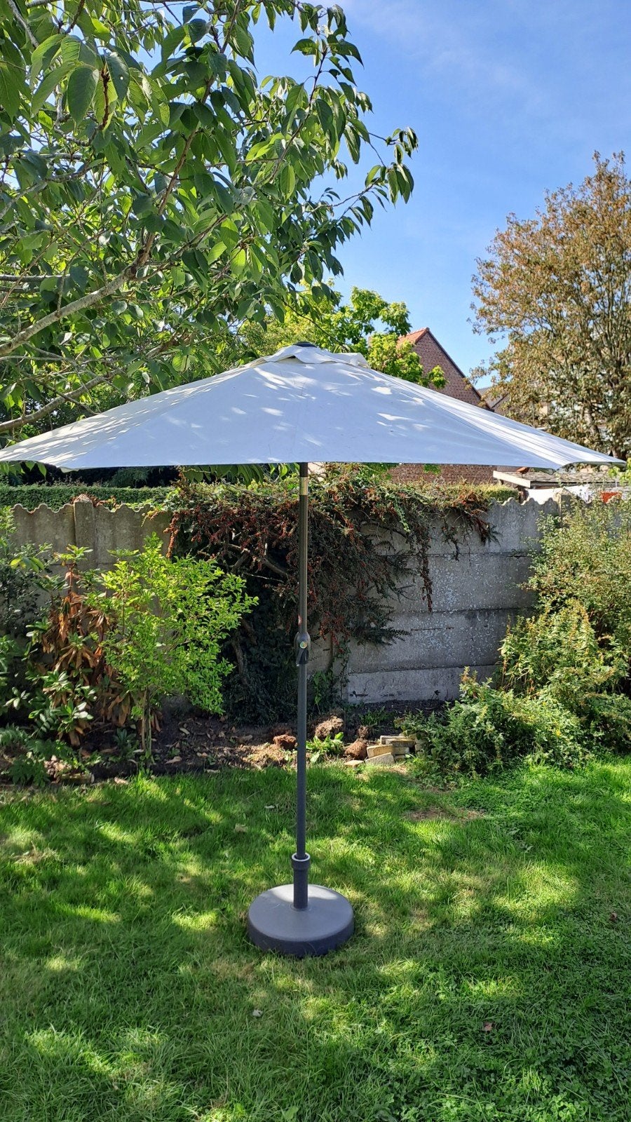 Parasol met voet, Enlèvement, Utilisé, Base de parasol, Inclinable