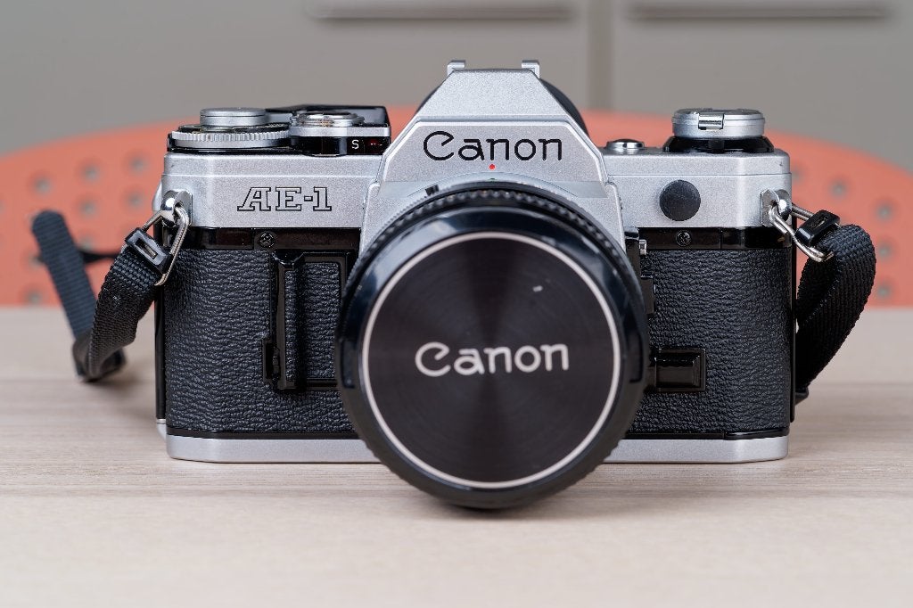 Canon AE-1 + Canon FD 28mm f/2.8, Enlèvement ou Envoi, Utilisé, Reflex miroir, Canon