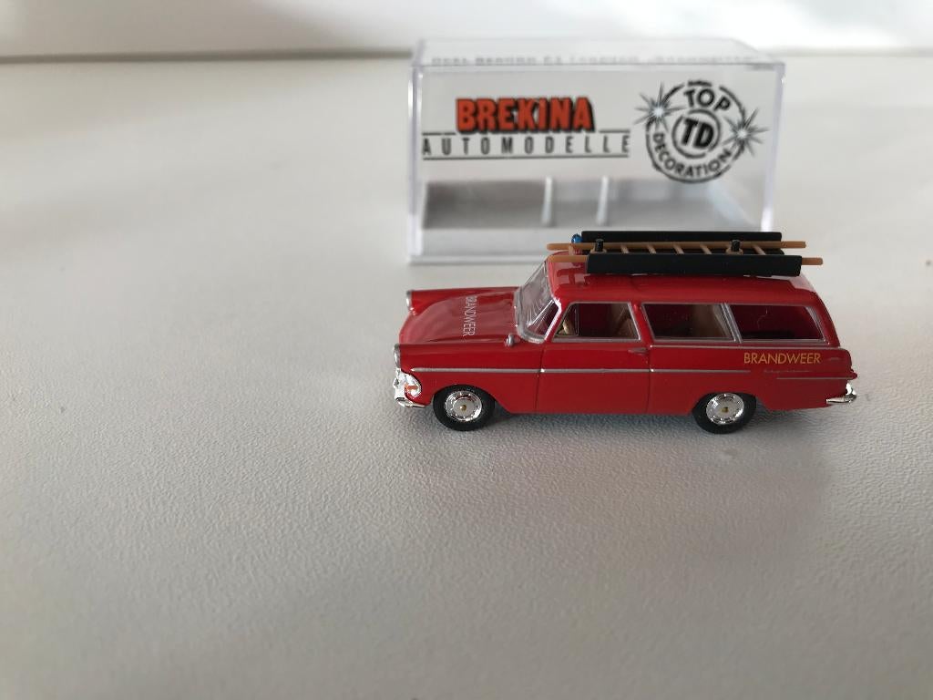 OPEL RECORD P2 CARAVAN - BRANDWEER - BREKINA - 1:87, Verzenden, Nieuw, Auto, Brekina