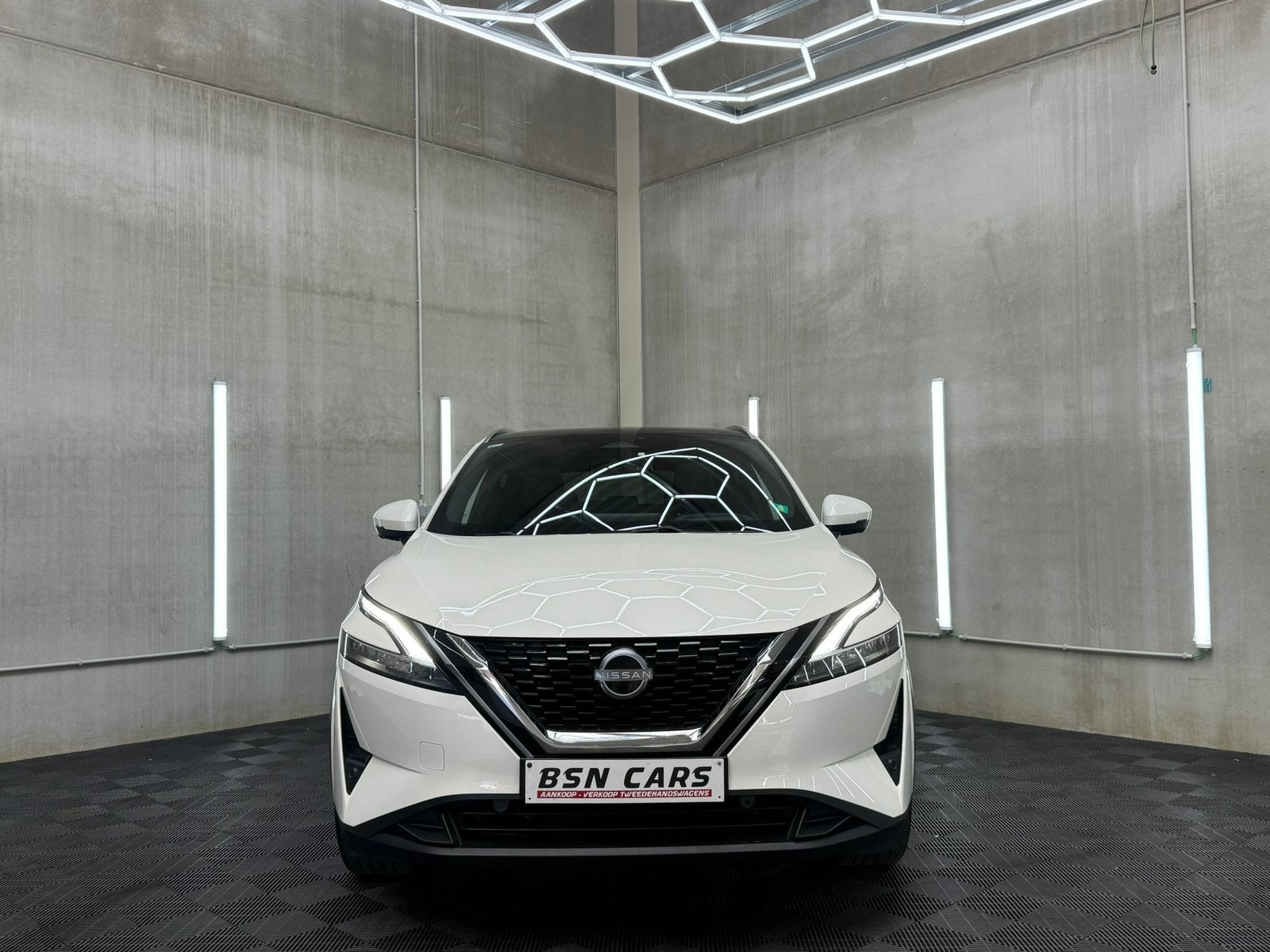NISSAN QASHQAI/PANO/360CAMERA/HEADUP/MEMORY/CARPLAY/GRNTIE, Auto's, Voorwielaandrijving, Stof, Wit, 5 deurs