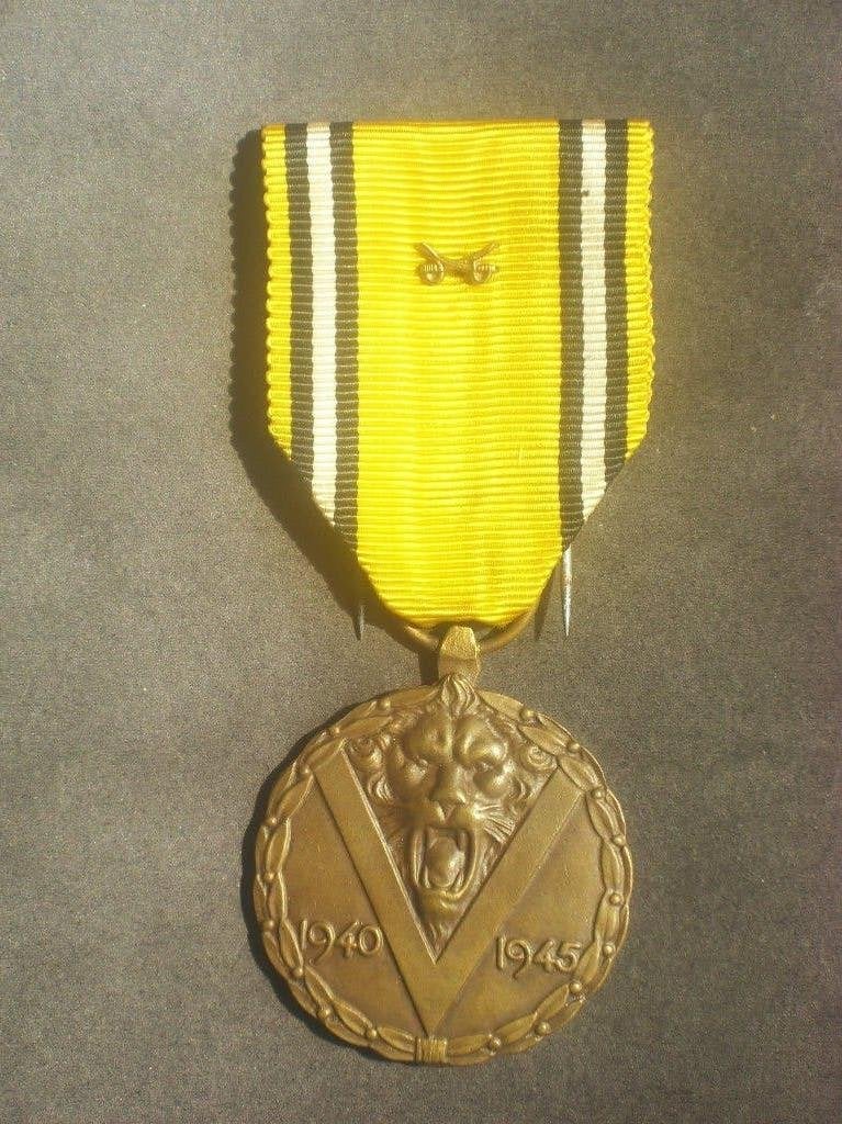 3 Médailles à surcharge campagne 1940 à acquérir séparément, Verzamelen, Militaria | Tweede Wereldoorlog, Verzenden, Landmacht