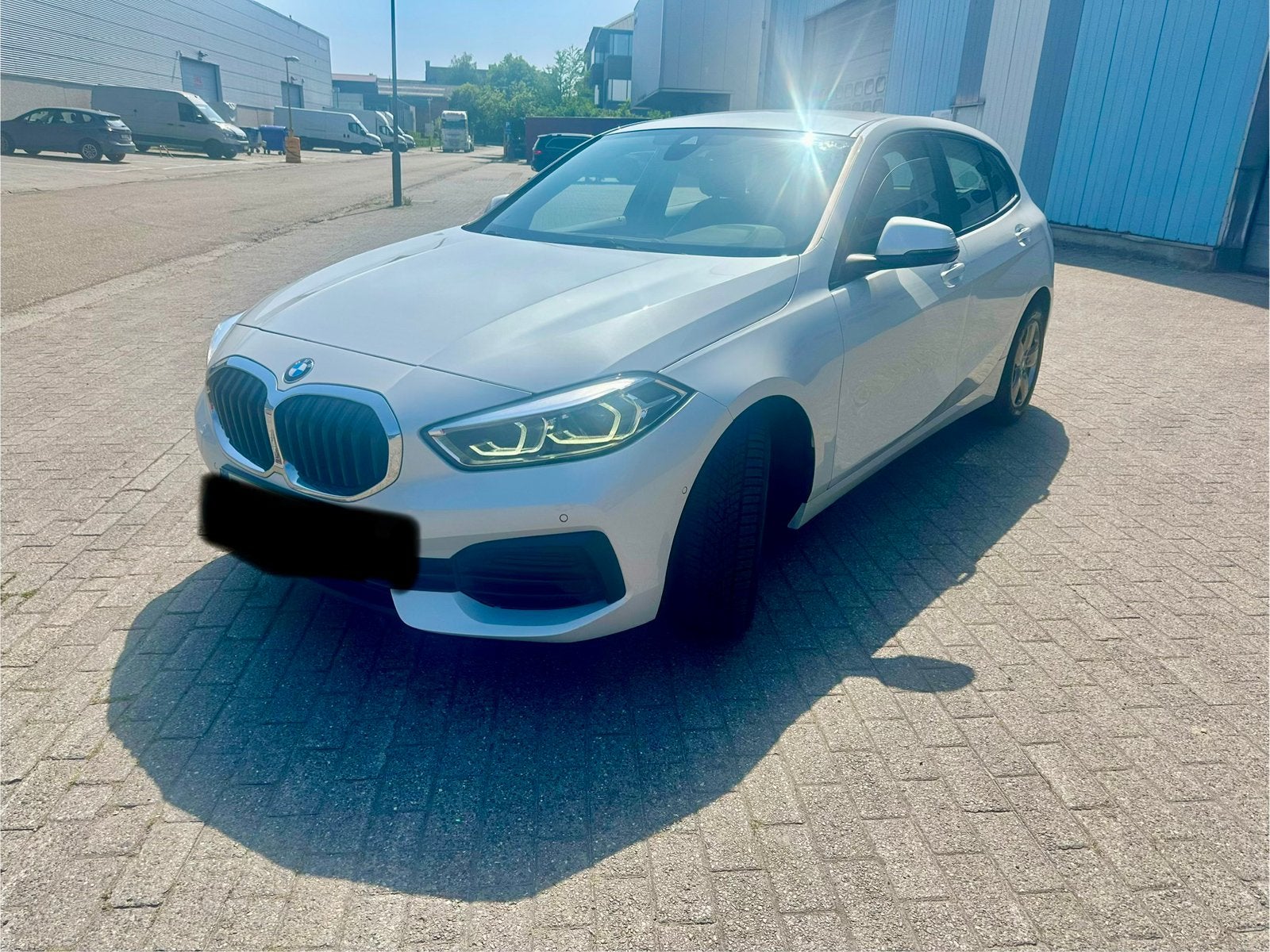 BMW 118i Petrol-serie uit 2023, Auto's, Automaat, Bedrijf, Achteruitrijcamera, Te koop