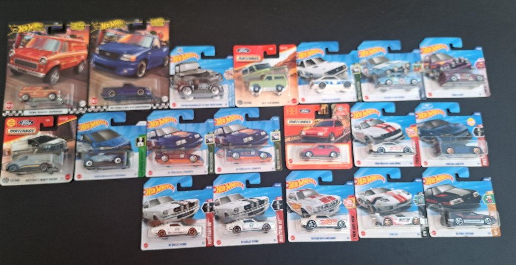 FORD hot wheels matchbox, Hobby en Vrije tijd, Modelauto's | Overige schalen, Ophalen of Verzenden, Zo goed als nieuw, Auto
