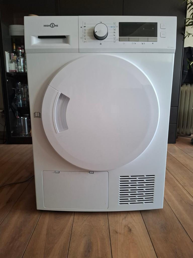 Nieuwe droogkast, Elektronische apparatuur, Ophalen