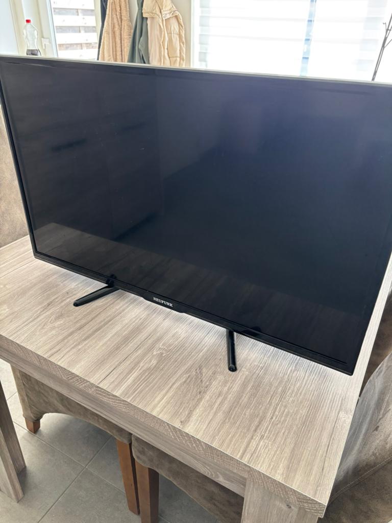 75€ Neufunk tv 32inch zonder bakje, TV, Hi-fi & Vidéo, Enlèvement, Comme neuf