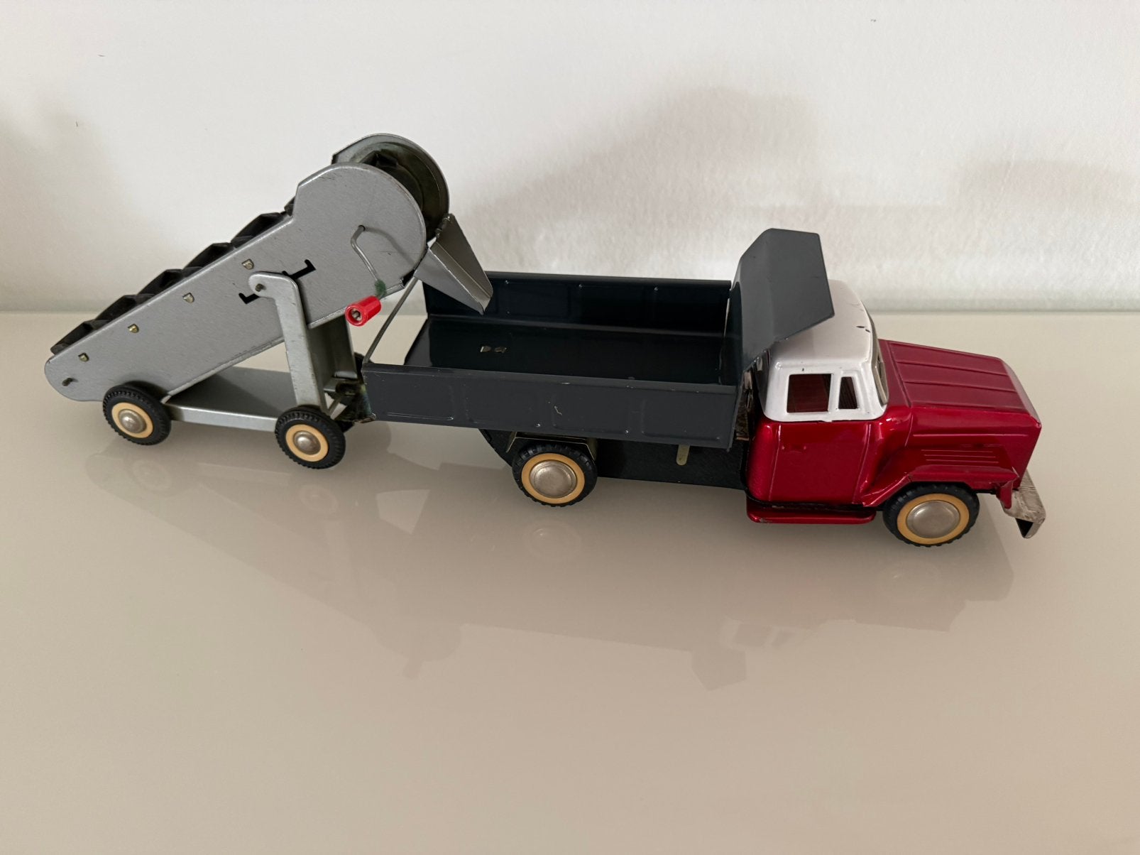 camion à benne basculante en étain/bande de transport marche, Hobby & Loisirs créatifs, Voitures miniatures | Échelles Autre, Utilisé