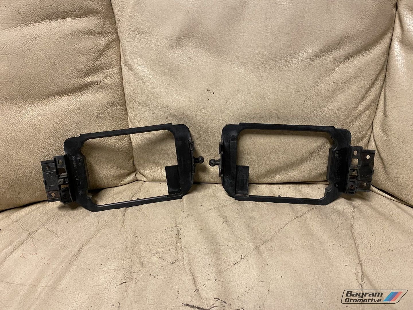 Bmw E32 mistlamphouder set links rechts frame 7-serie houder, Autos : Pièces & Accessoires, -, Utilisé, -, Enlèvement ou Envoi