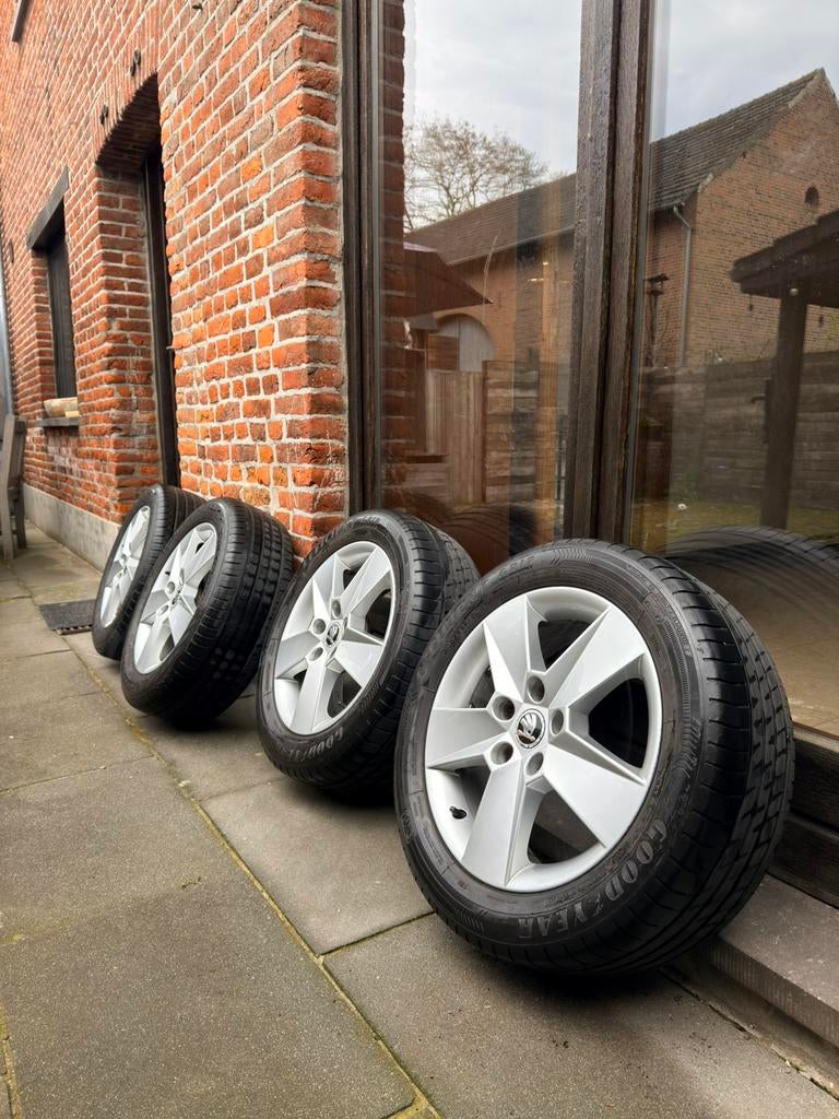 Skoda Velgen 16” - 5x112 - 205/55/16 - zomerbanden VAG-groep, Auto-onderdelen, Banden en Velgen, Ophalen, 16 inch, Banden en Velgen
