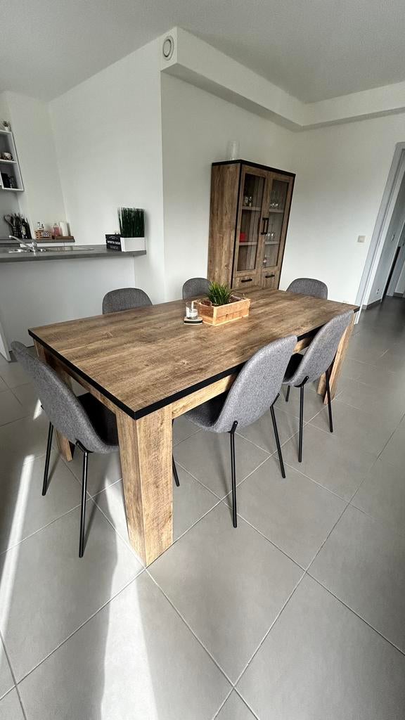 Salle a manger, Enlèvement, Comme neuf, 4 à 6 chaises