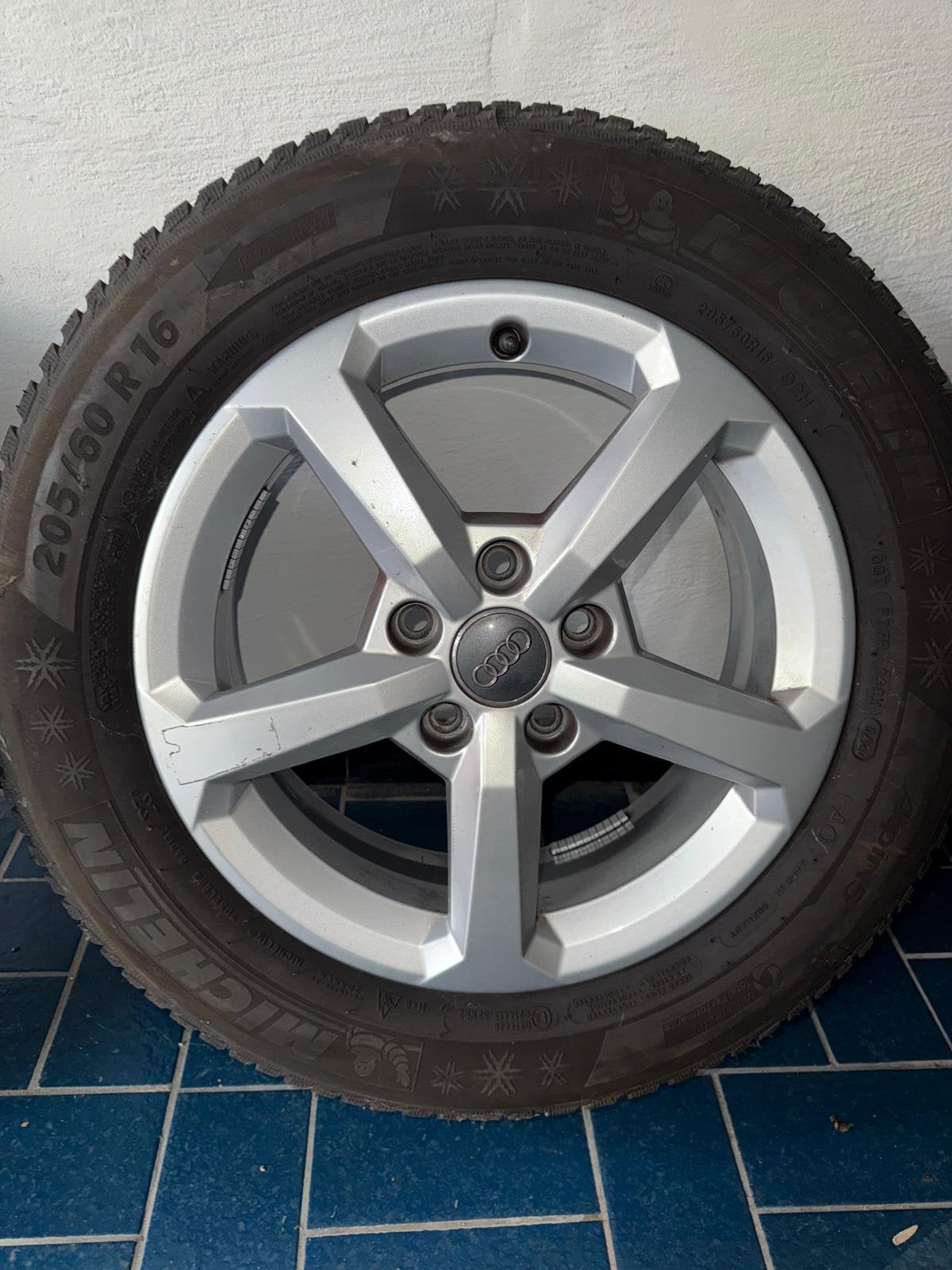 originele Audi lichtmetalen velgen, Ophalen, 16 inch, Winterbanden, Band(en)