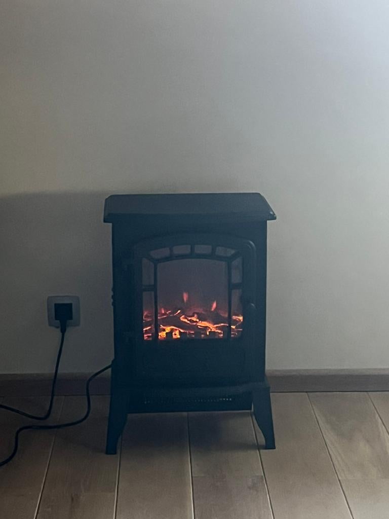 Sfeervol kacheltje. Geen echte vlammen ., Huis en Inrichting, Kachels, Ophalen, Zo goed als nieuw