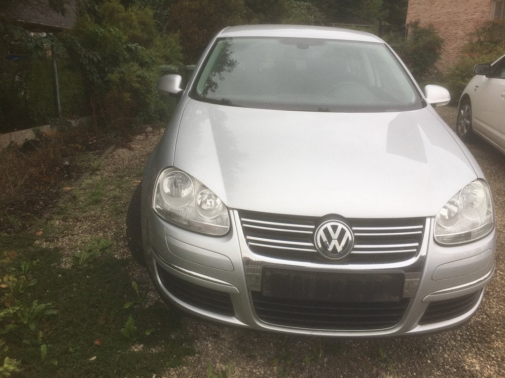Volkswagen Jetta, Auto's, Volkswagen, Voorwielaandrijving, 4 deurs, Stof, Zwart