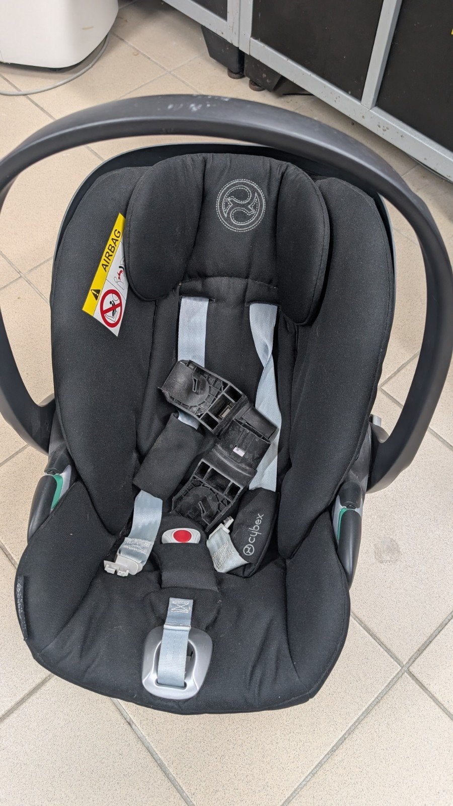 Chaise bébé Cybex jusqu'à 13 kg avec adaptateurs Maxi-Cosi, Enfants & Bébés, Sièges auto, Enlèvement, Maxi-Cosi