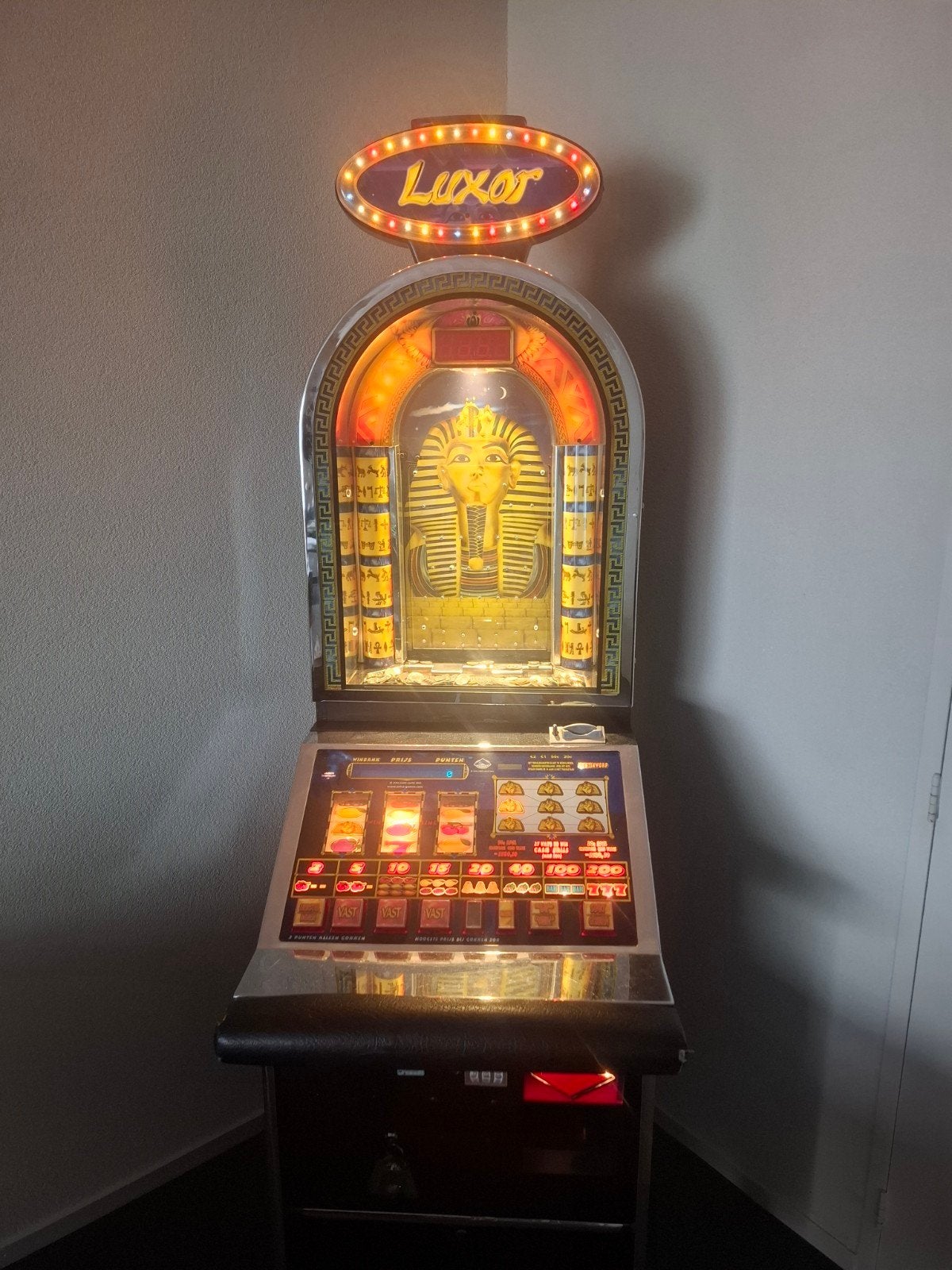 Astra Luxor Coinpusher/Gokkast., Ophalen