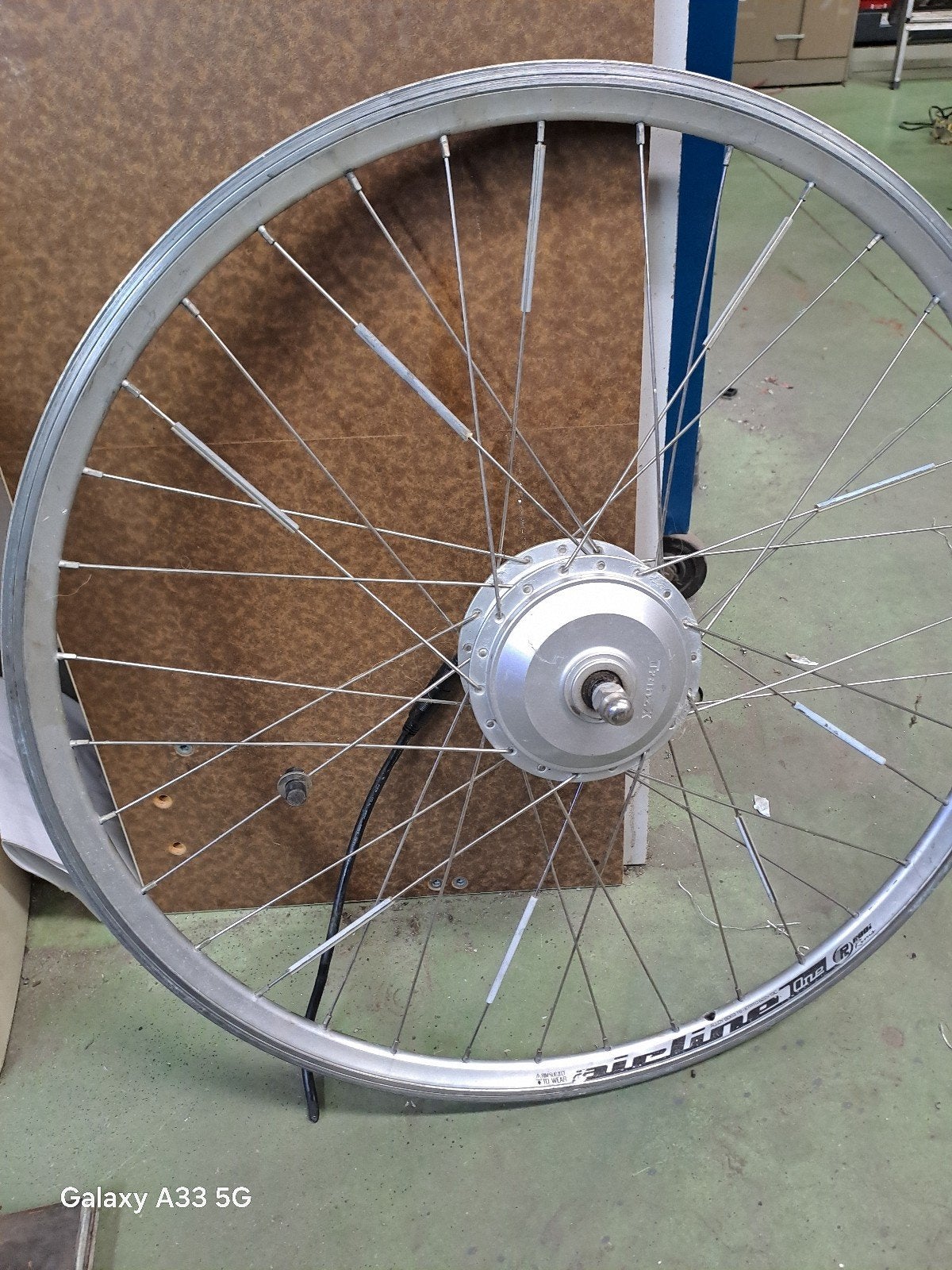 Voorwiel motor 24v voor E bike, Fietsen en Brommers, Ophalen, Motor