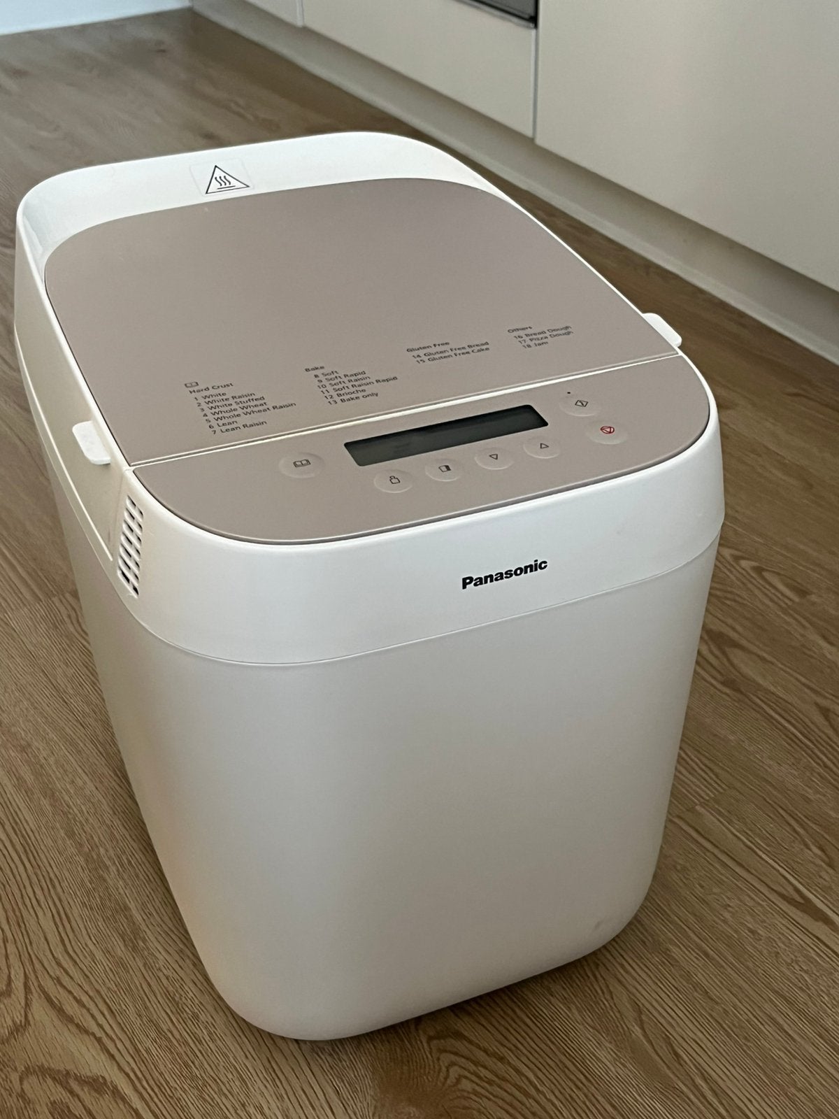 Panasonic croustina, Elektronische apparatuur, Broodbakmachines, Meer dan 10 programma's, 800 tot 1200 gram deeg, Zo goed als nieuw