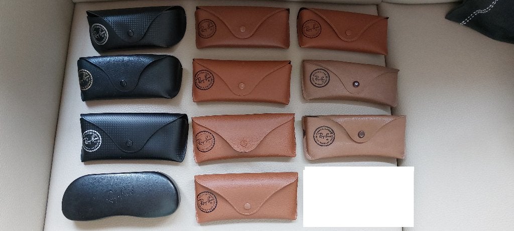 RAY-BAN zonnebril cases vintage en recent 11 stuks unisex, Handtassen en Accessoires, Zonnebrillen en Brillen | Dames, Ophalen of Verzenden