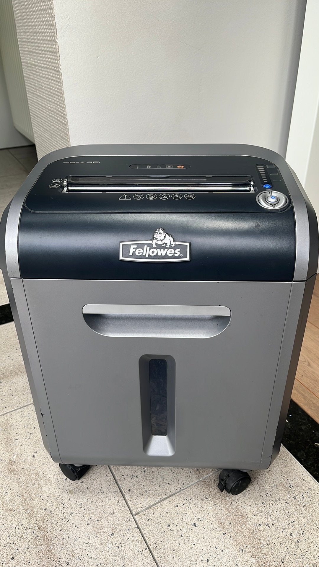 Papierversnipperaar Fellowes, Ophalen, Gebruikt