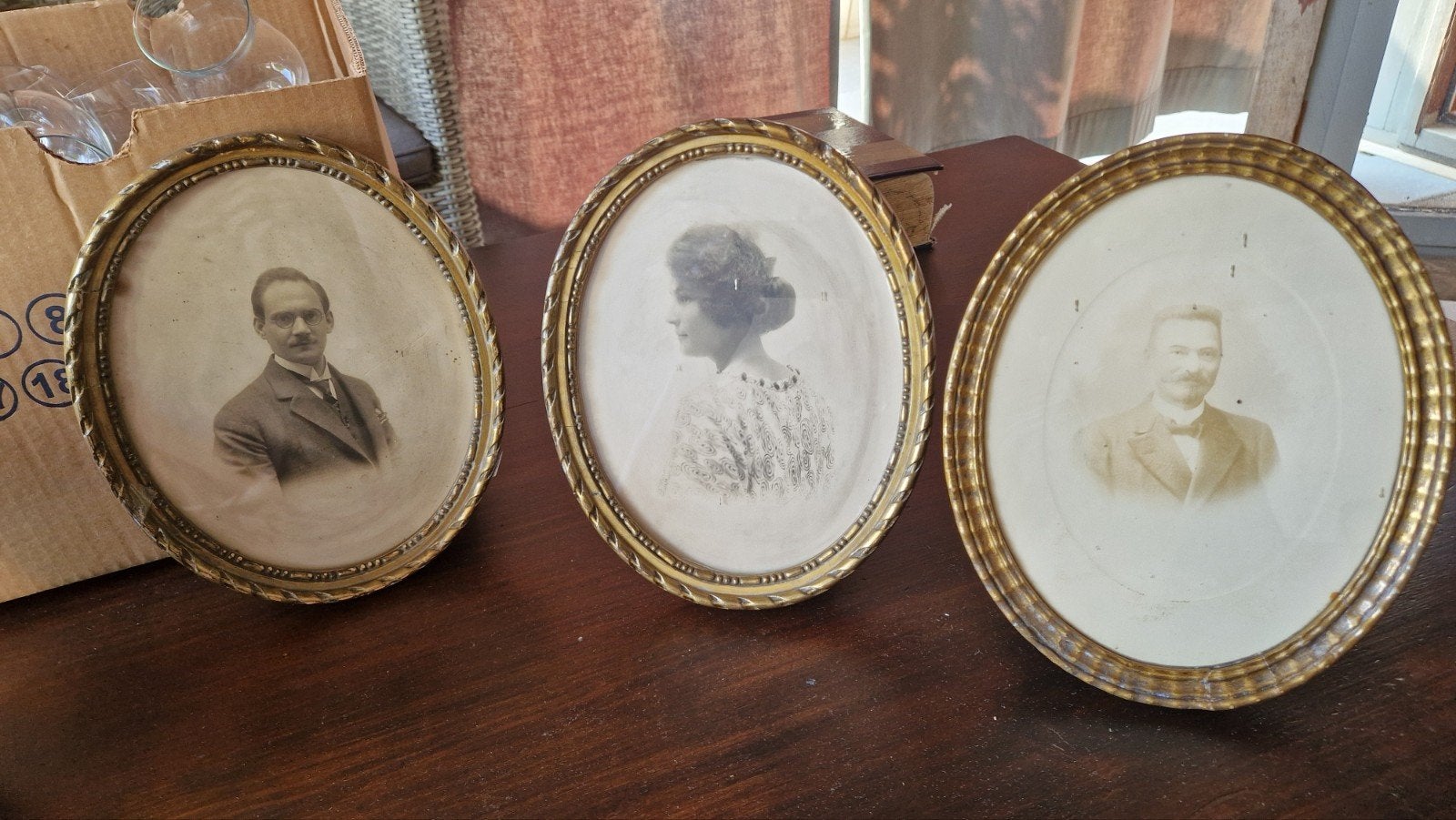 3 oude foto kaders, Ophalen